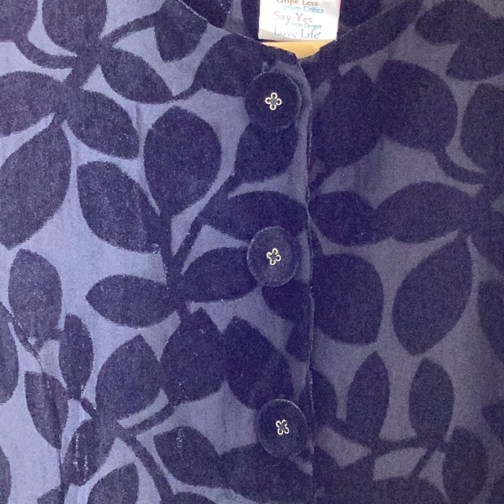 GRETCHEN SCOTT Ursula Swing Dress
- Luxe Leaf Velvet Black Size Medium - Picture 9 of 14